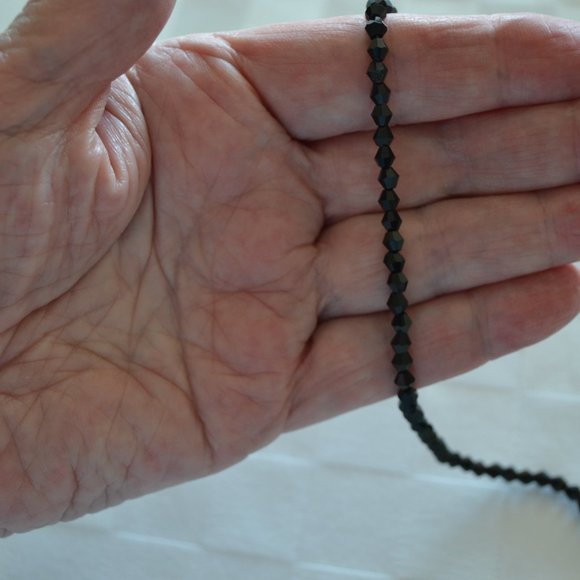 45" Long Black Faceted Crystal Beaded Lariat - Picture 8 of 8